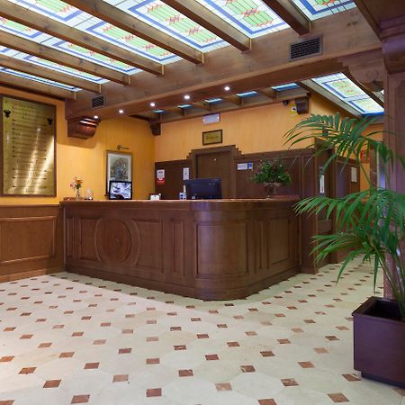 Hotel Agora Juan De Austria Madrid Esterno foto