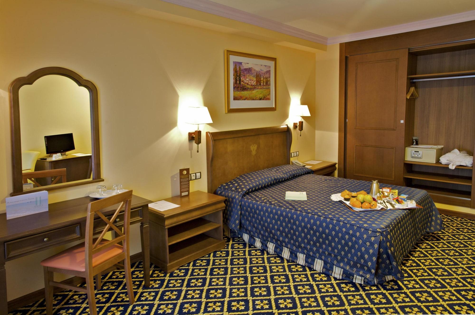 Hotel Agora Juan De Austria Madrid Esterno foto