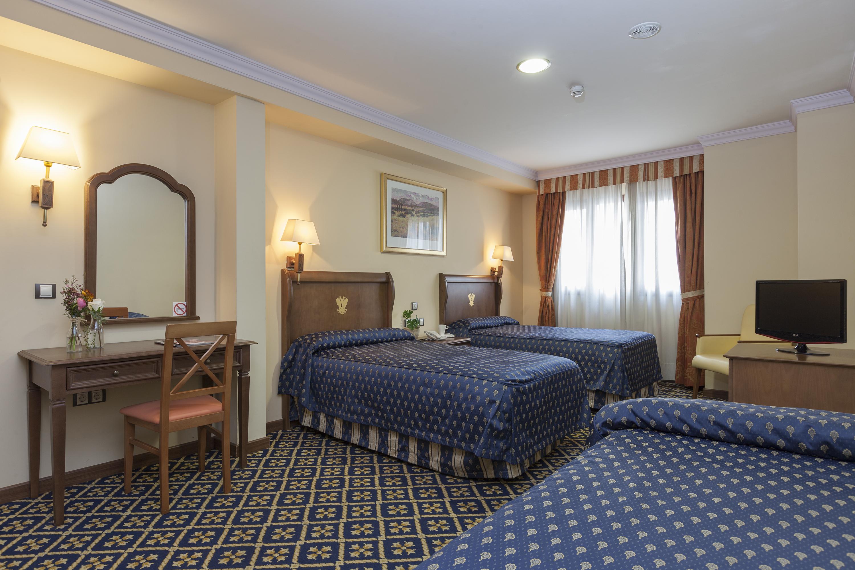 Hotel Agora Juan De Austria Madrid Esterno foto