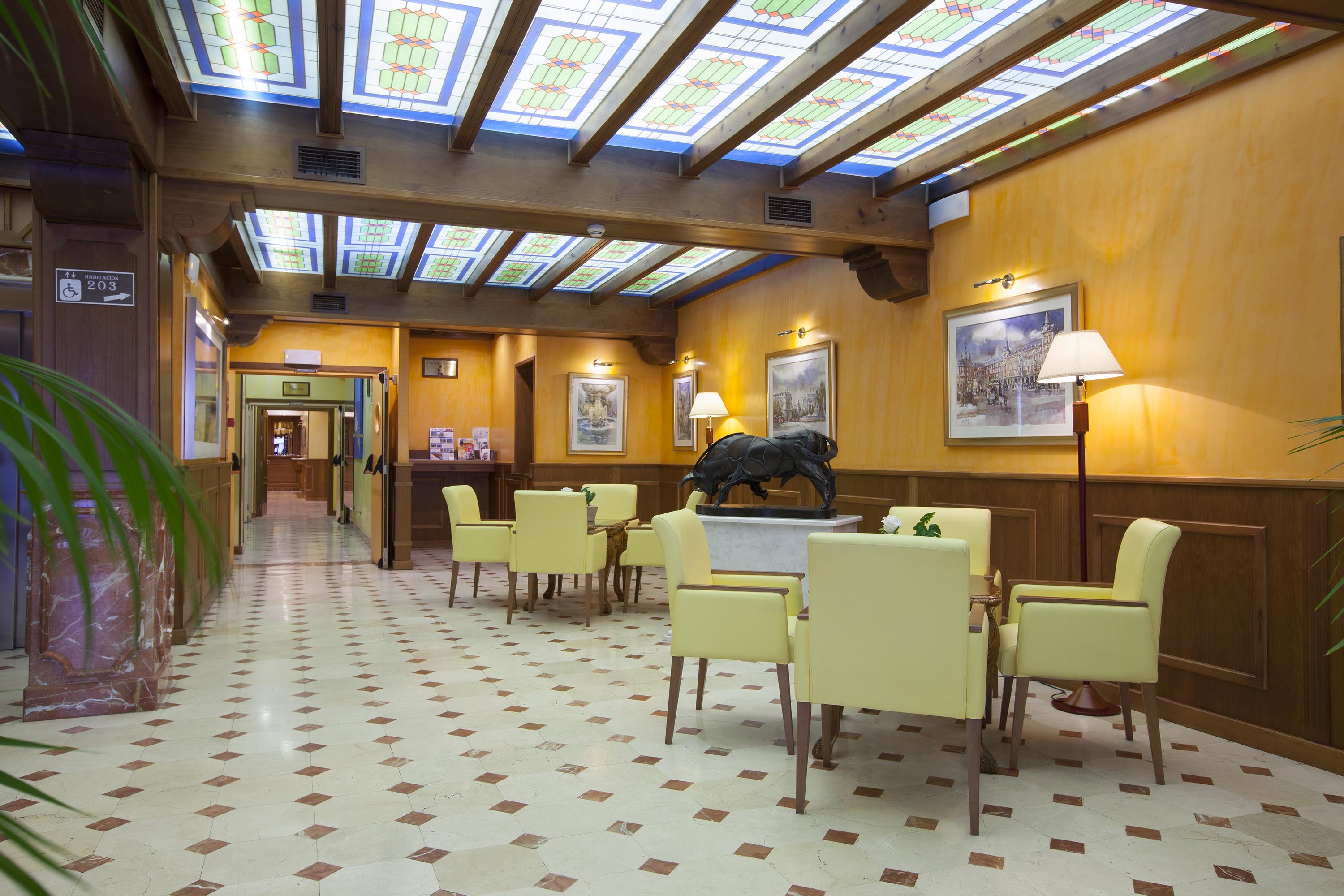Hotel Agora Juan De Austria Madrid Esterno foto