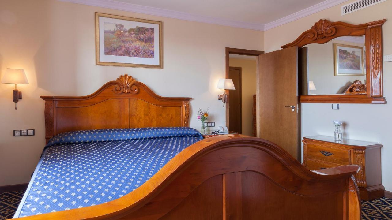 Hotel Agora Juan De Austria Madrid Esterno foto