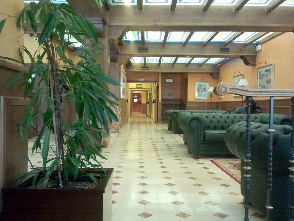 Hotel Agora Juan De Austria Madrid Esterno foto