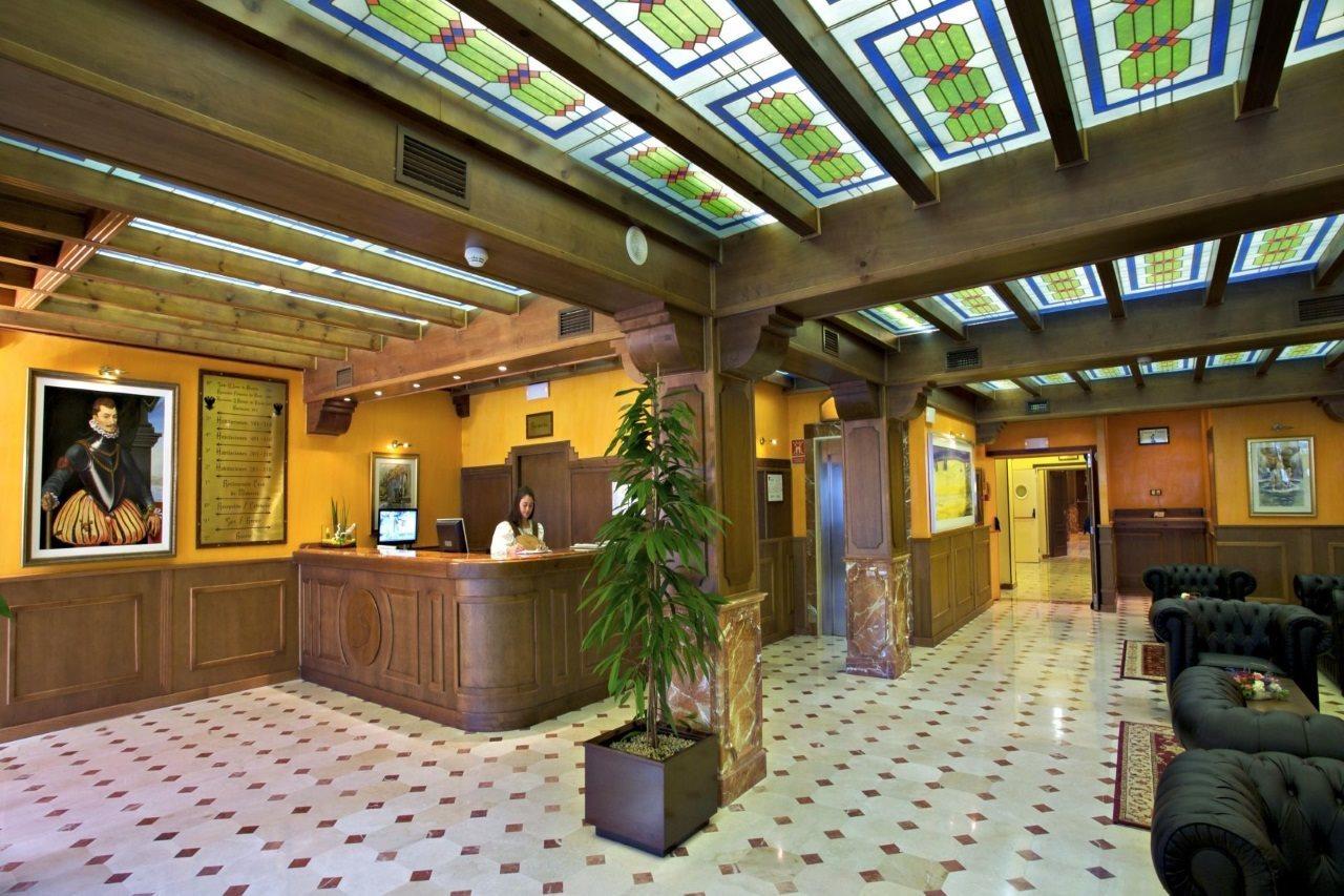 Hotel Agora Juan De Austria Madrid Esterno foto