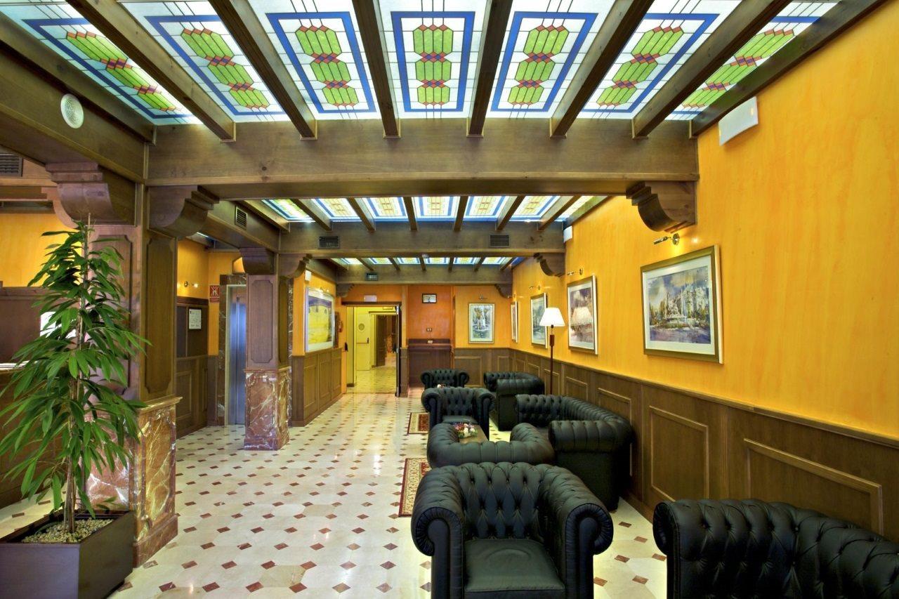 Hotel Agora Juan De Austria Madrid Esterno foto